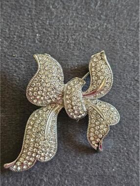 Cute Rhinestone Bow Brooch